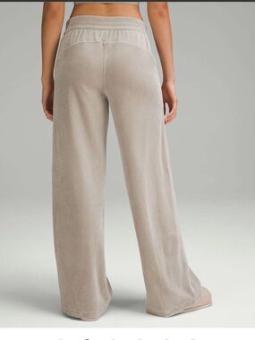 NWT Size 8 Scuba MR Wide-Leg Pant Velvet Cord, Beige